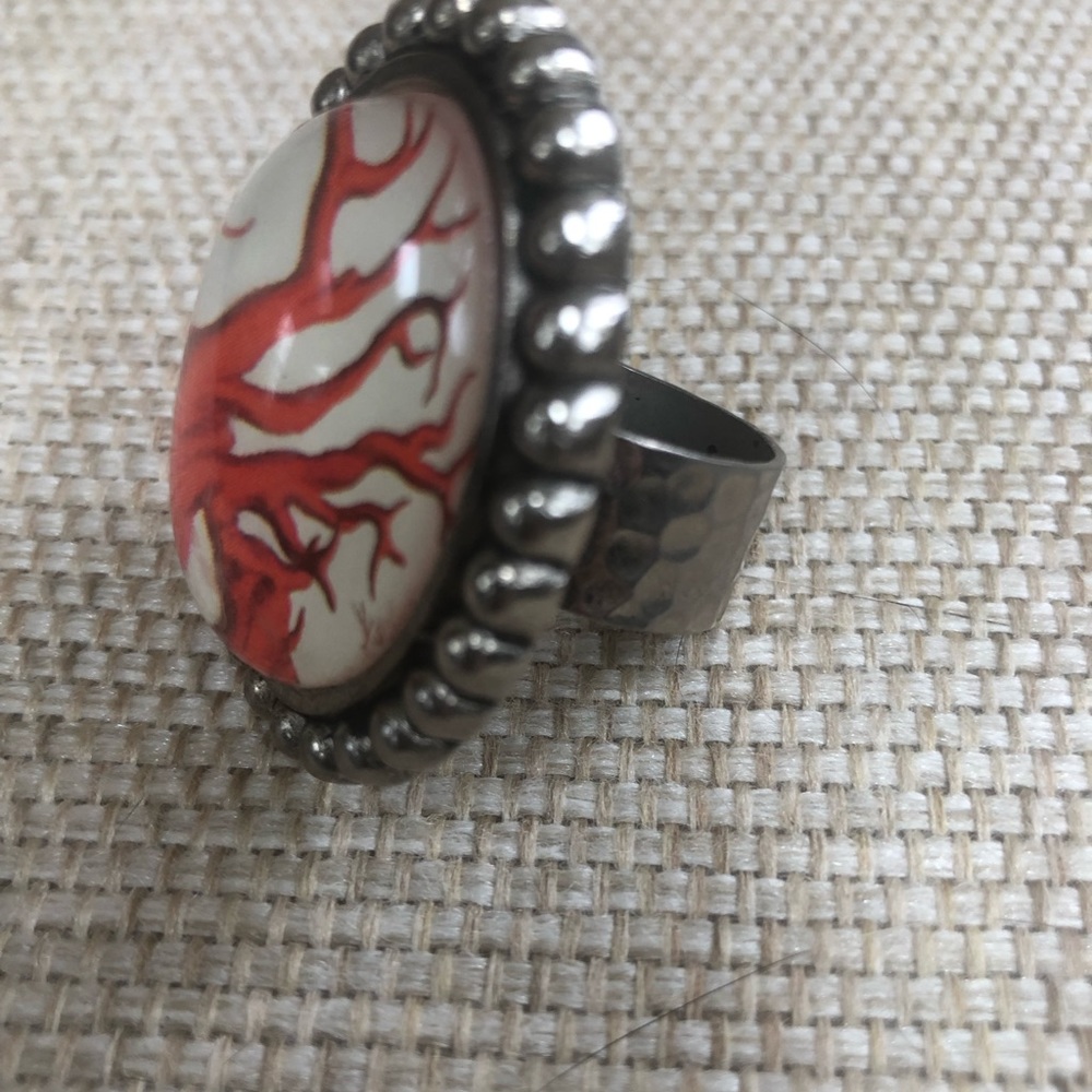 Funky oversized ring. - Picture 4 of 4